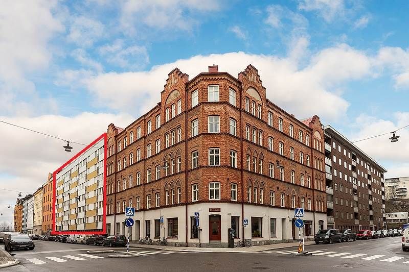 Trivsamt kontor i markplan med egen ingång överlåtes utan överlåtelseavgift! Trevliga omgivningar med närhet till både n...