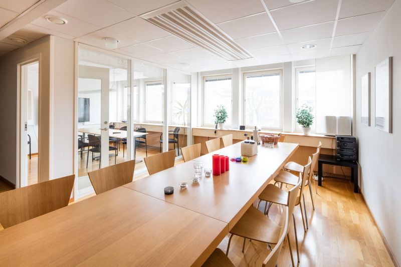 Hyr utmärkt kontor 444 kvm högst upp i huset vid Solna Centrum