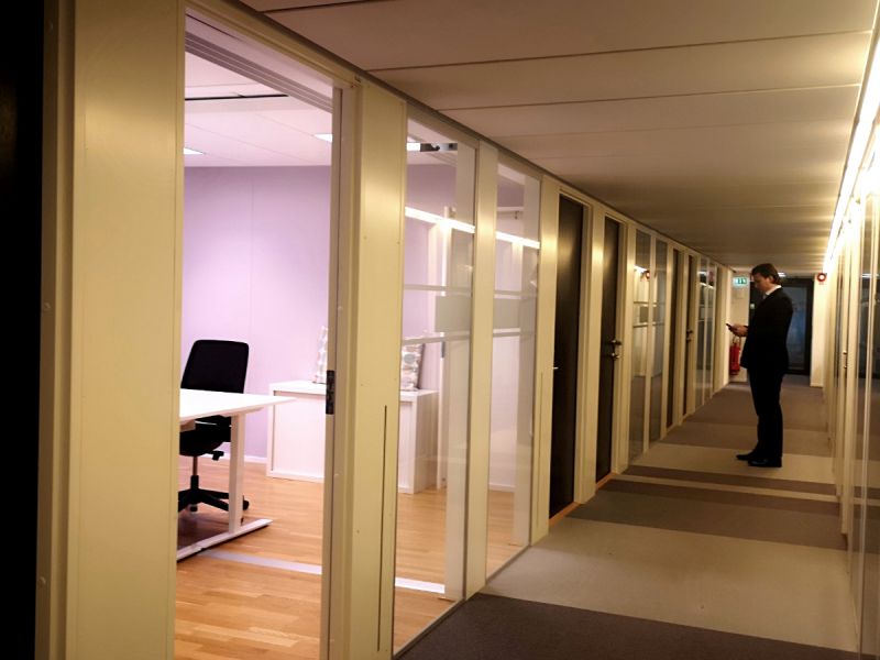 I denna moderna kontorsfastighet finns nu möjlighet att hyra ett helt eget våningsplan alternativt en något mindre yta d...