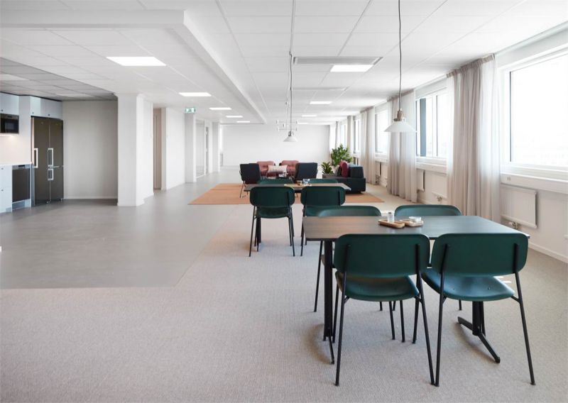 Ljust fint kontor på plan 6 med tillgång till varuhiss och lastkaj