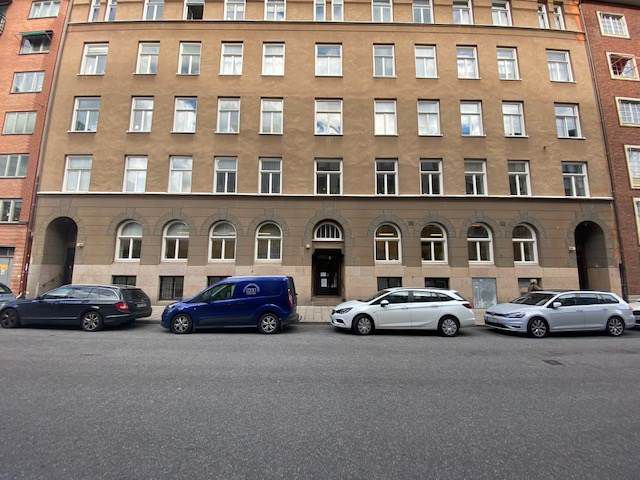 Lokal i två plan som även kan hyras per plan 276 respektive 340 kvm.