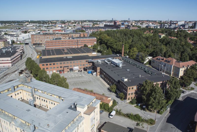 Möjlighet att förhyra utbildningslokal/lager i attraktiva Ulvsunda industriområde! 1tr, lasthiss finns.