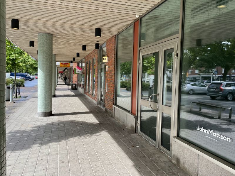 Butik, trafikskola etc i Sollentuna