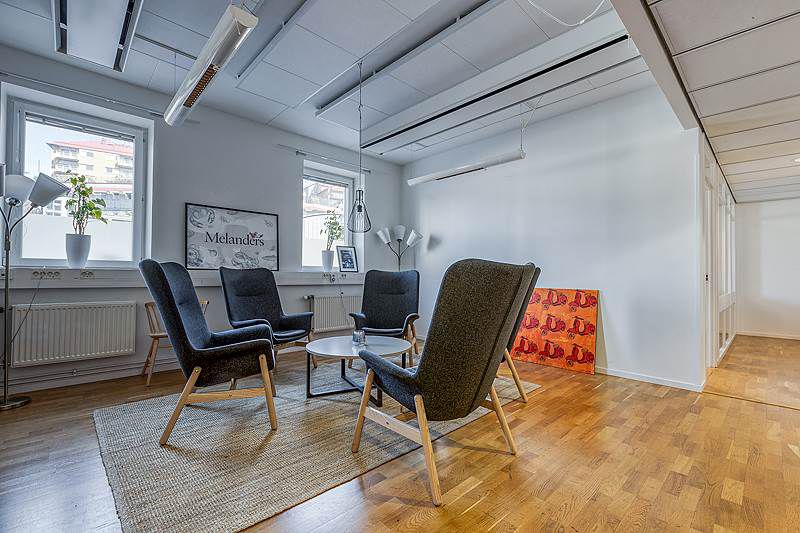 Fint kontor i attraktiv fastighet invid Alvik Torg! Närhet till alla kommunikationer samt garage.