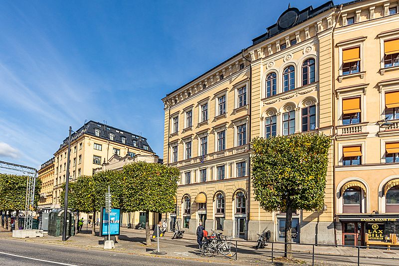 På anrik fastighet mitt hjärtat av Gamla Stan finns detta unika vindskontor med utsikt över Riddarfjärden tillgängligt! Möjlighet till generös hyresrabatt vid snabb överenskommelse! 