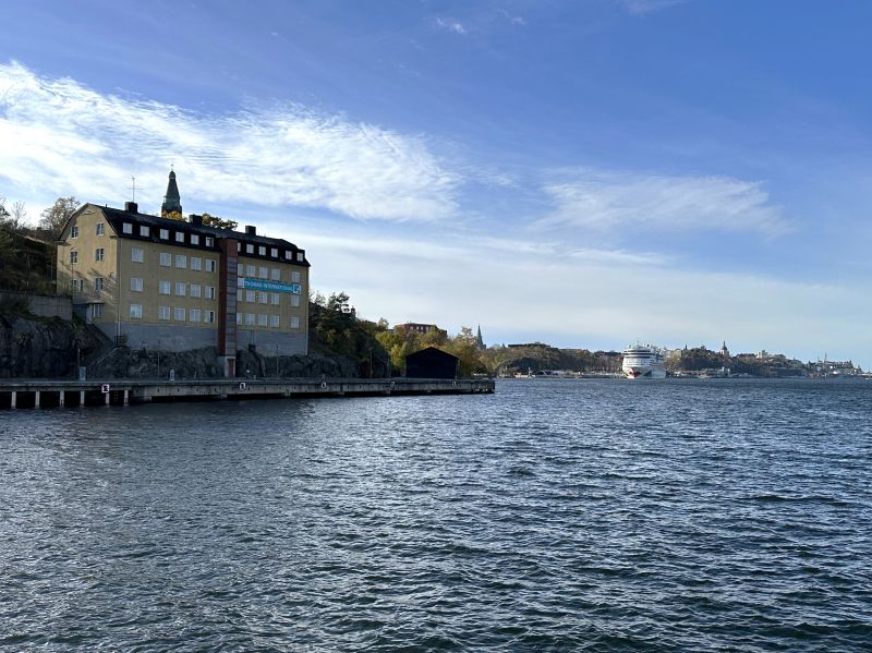 Egen byggnad för uthyrning med fantastisk utsikt över Stockholm. Möjlig att hyra även våningsvis