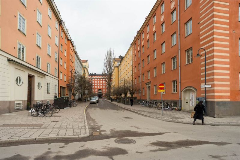 Lokal med egen ingång kontor/ateljé.