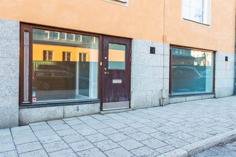 Fint kontor i attraktivt läge överlåtes, kortare avtalstid möjligt!Hyresfritt juni och juli!