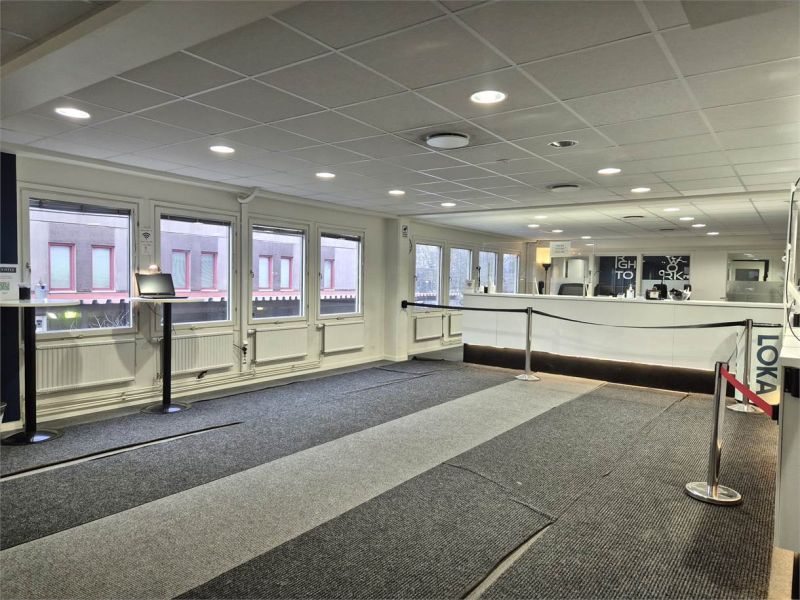 Lättillgänglig fin lokal i markplan, bra strategiskt läge med nära access till Solna Centrum, Essingeleden och kommunikationer. Lokal med flera användningsområden. 