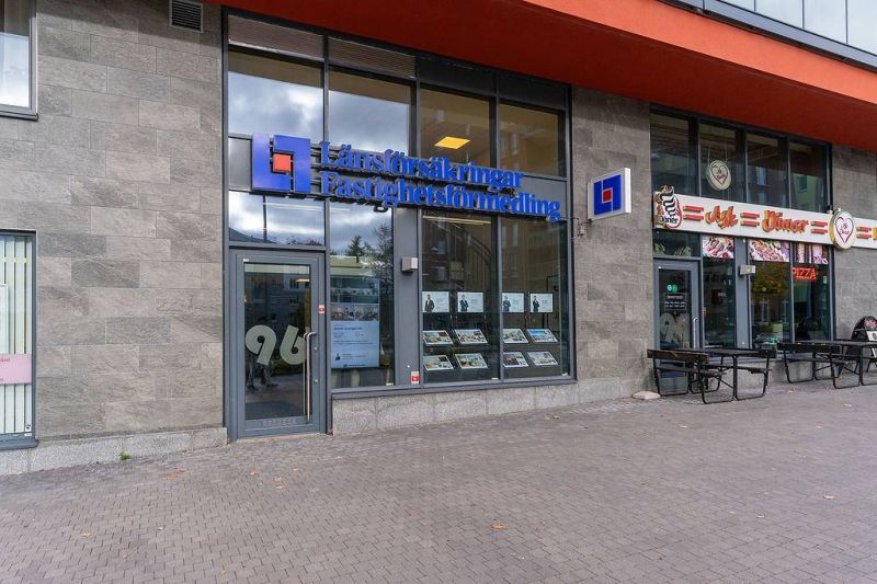 Unikt tillfälle hyra kontor/butikslokal i markplan med egen ingång.